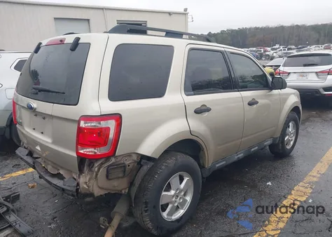 2012 Ford Escape Xlt z USA, uszkodzony, nr VIN 1FMCU0D71CKB83695